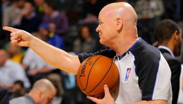 在这个背景 在这个背景